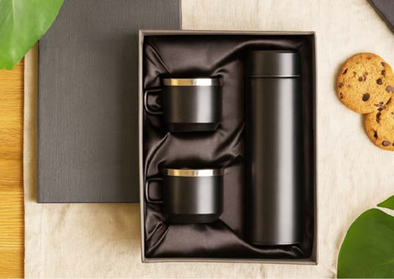 Classic Stainless Steel Flask & Twin Mug Suite